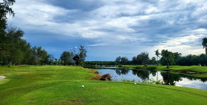 Dalit Bay Golf & Country Club