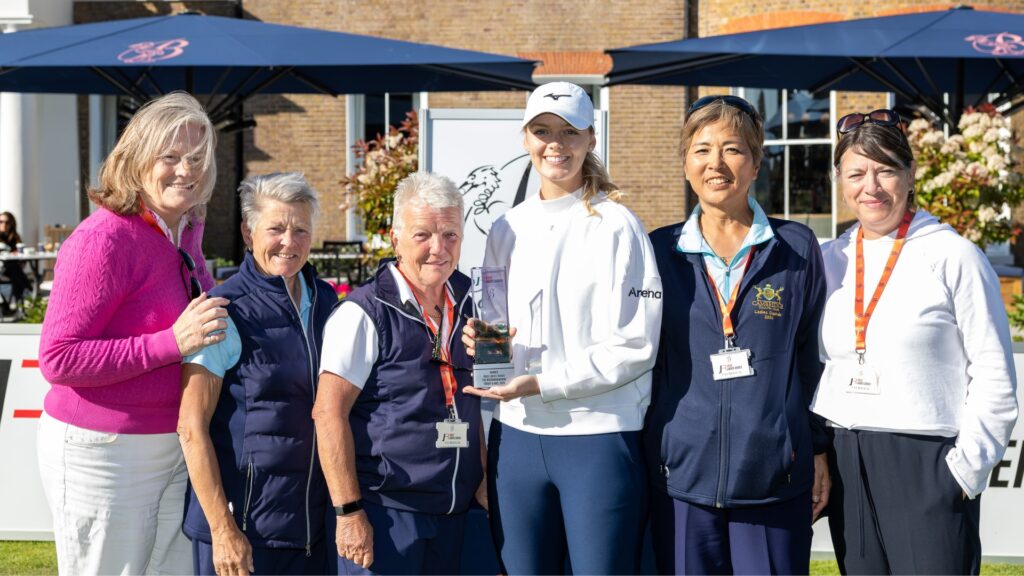 Winner Hannah Screen, Jane from Women & Golf and CAmbridge Country Club ladies